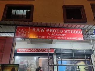 raw photo academy studio