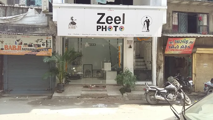 Zeel Photo Studio